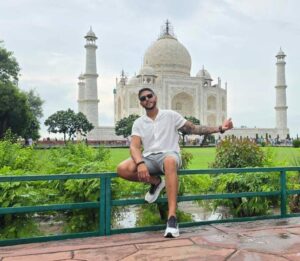 Taj Mahal Sunrise Tour with Photography